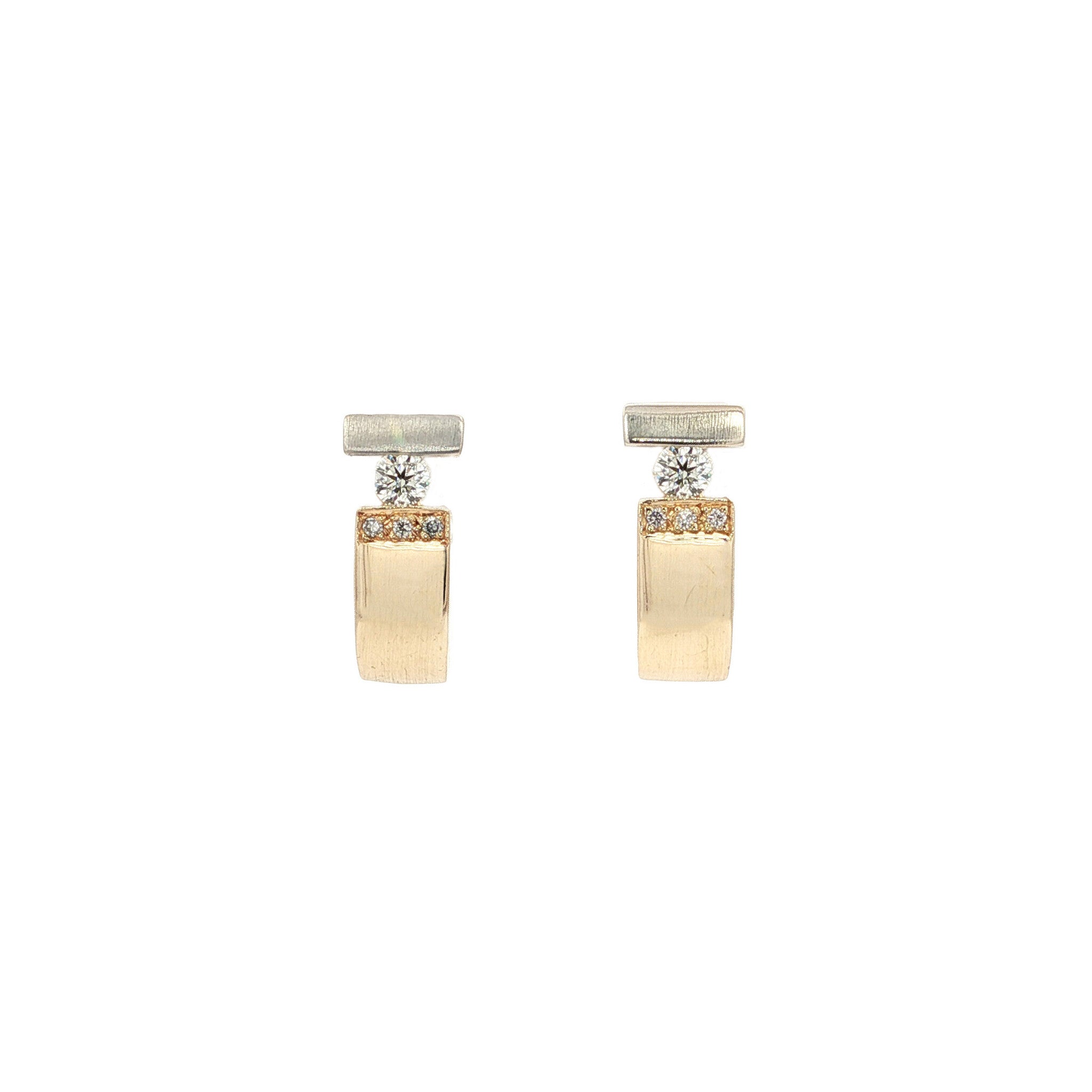 Gouden oorsieraden met diamant 14 karaat