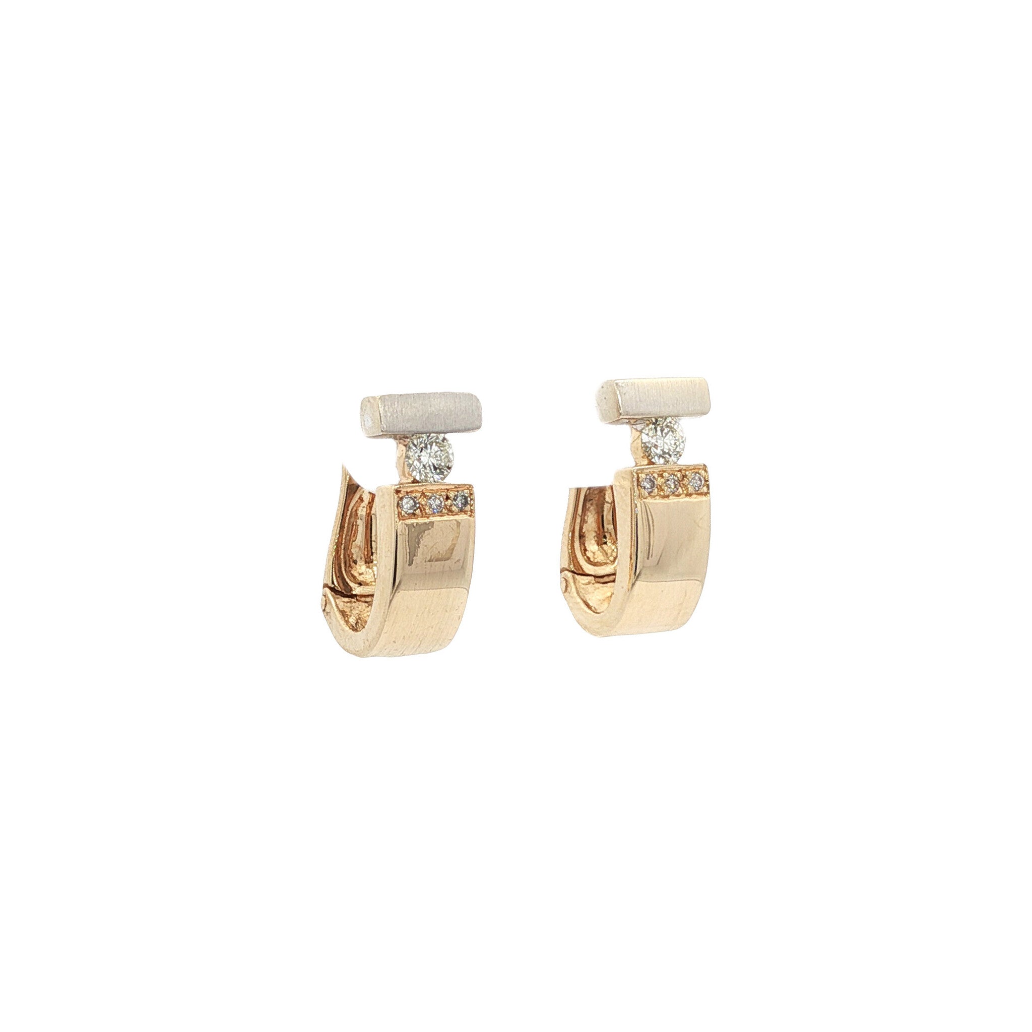 Gouden oorsieraden met diamant 14 karaat