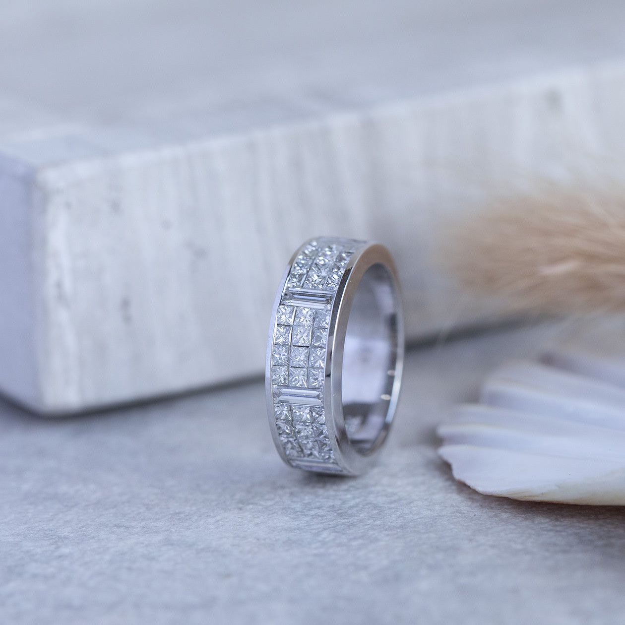 White gold ring with diamond 14 karat