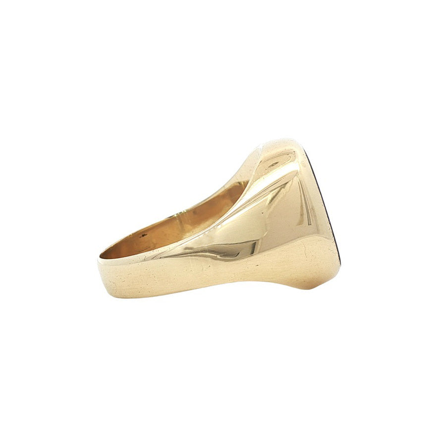 Men's 14 karat gold ring with onyx