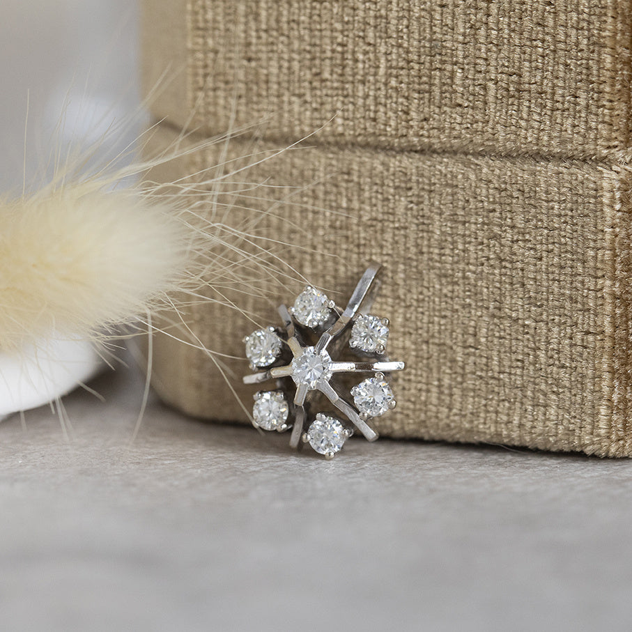 White gold entourage pendant with diamond 14 karat