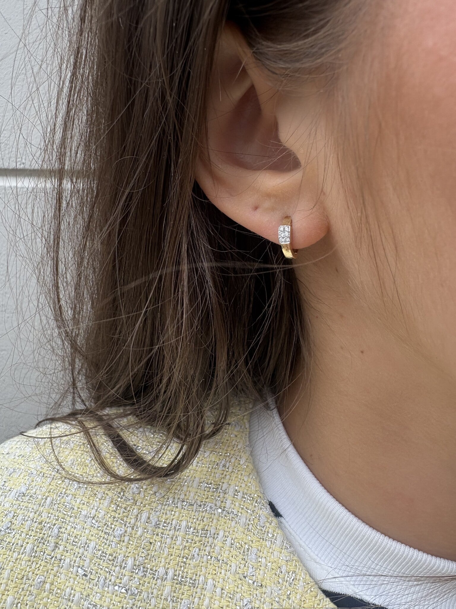 Gouden klapcreolen met diamant 14 karaat