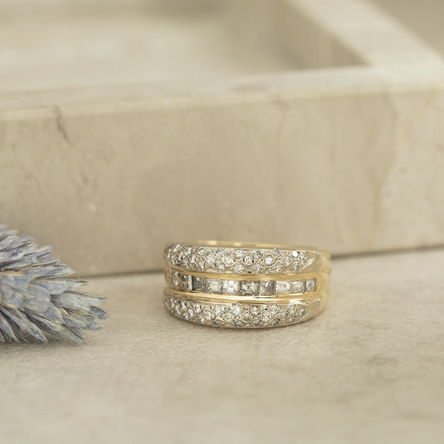 Gold ring with diamond 18 karat