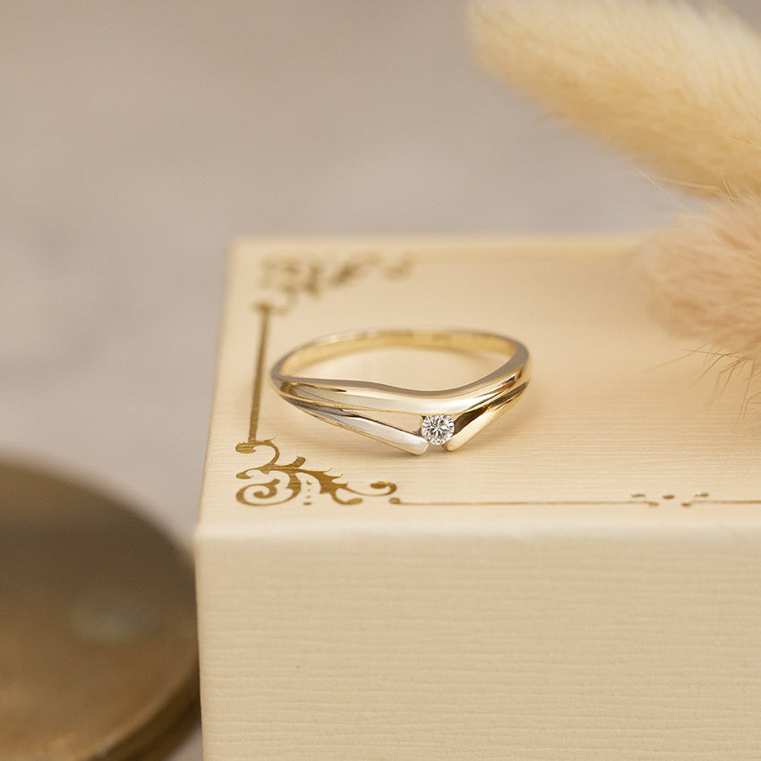 Gouden ring met diamant 14 karaat