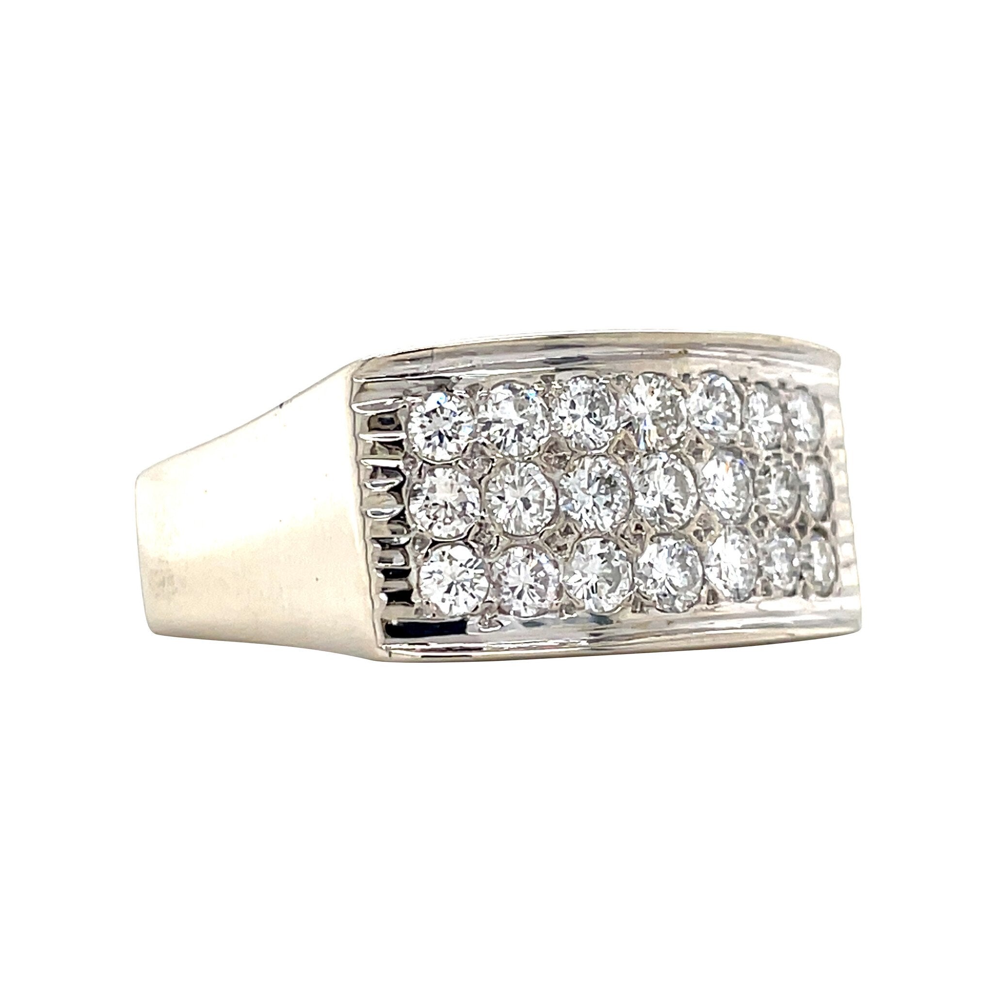 White gold ring with diamond 18 karat