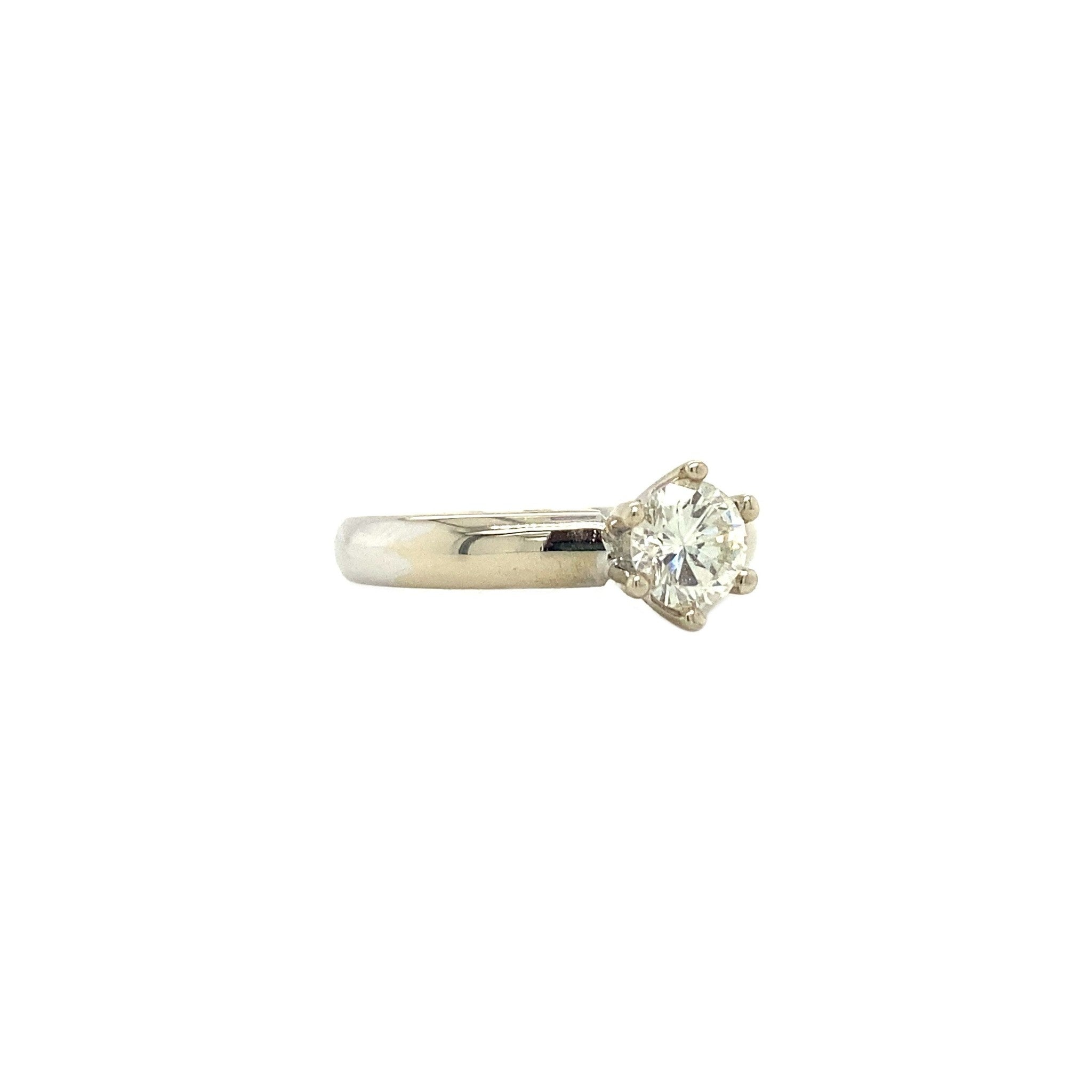 Gold solitaire ring with diamond 14 kt