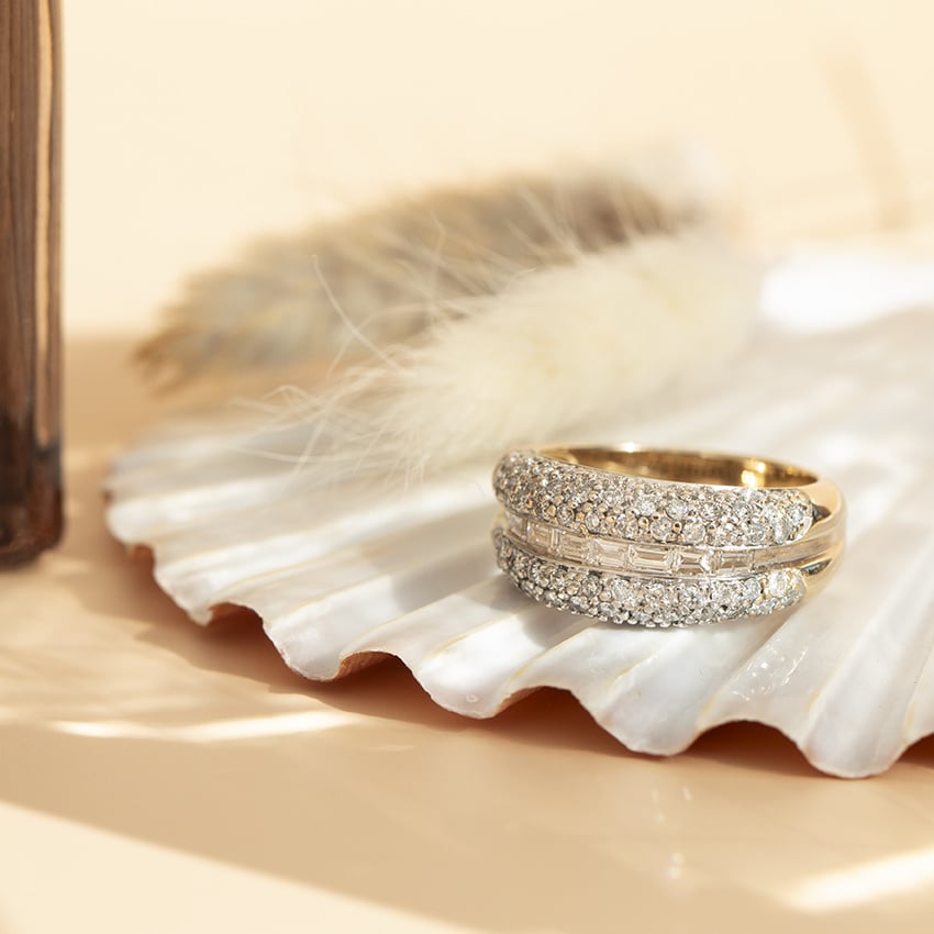 Golden ring with diamond 14 kt