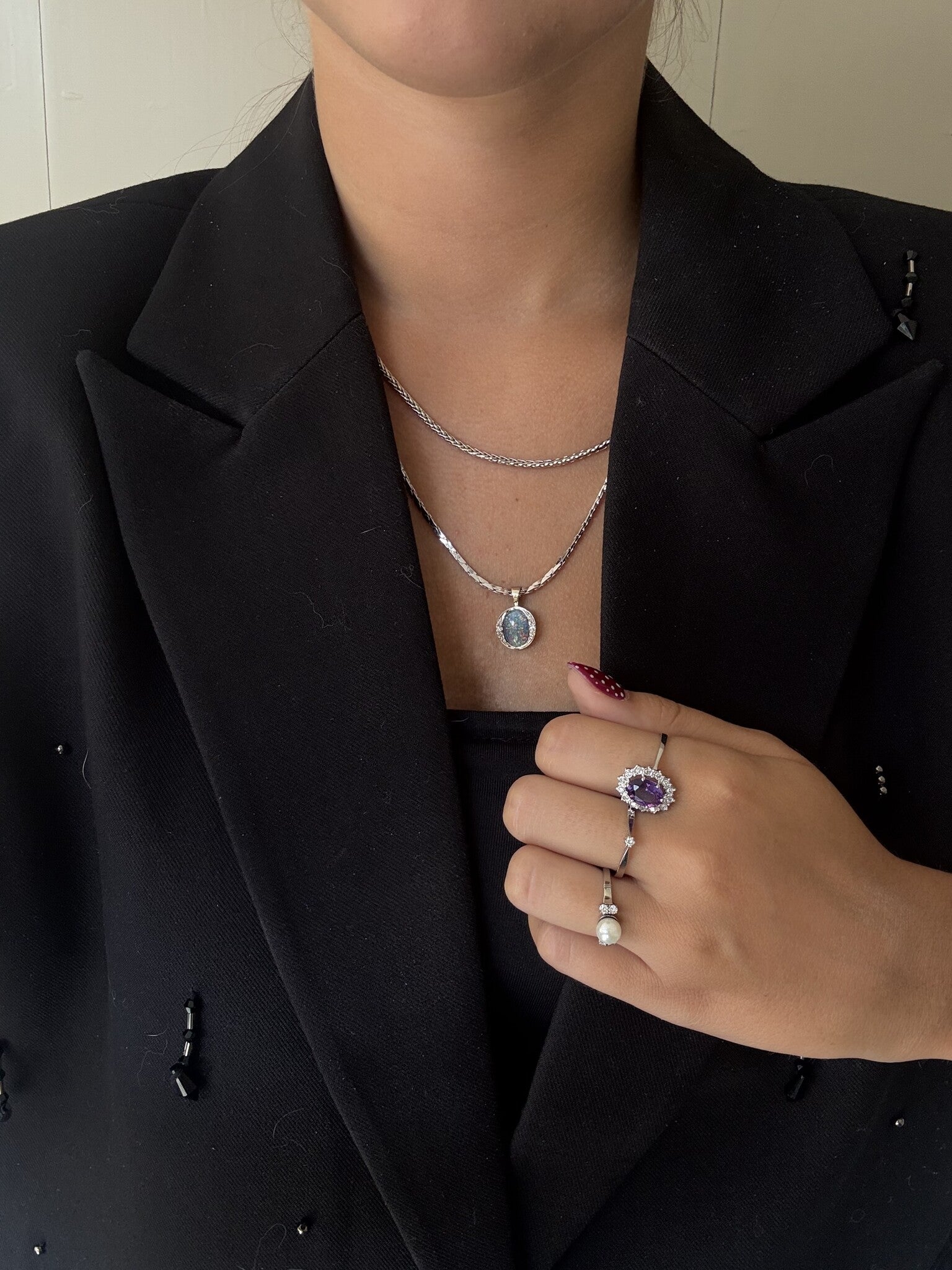 White gold necklace with opal pendant 50.5 cm 18 karat