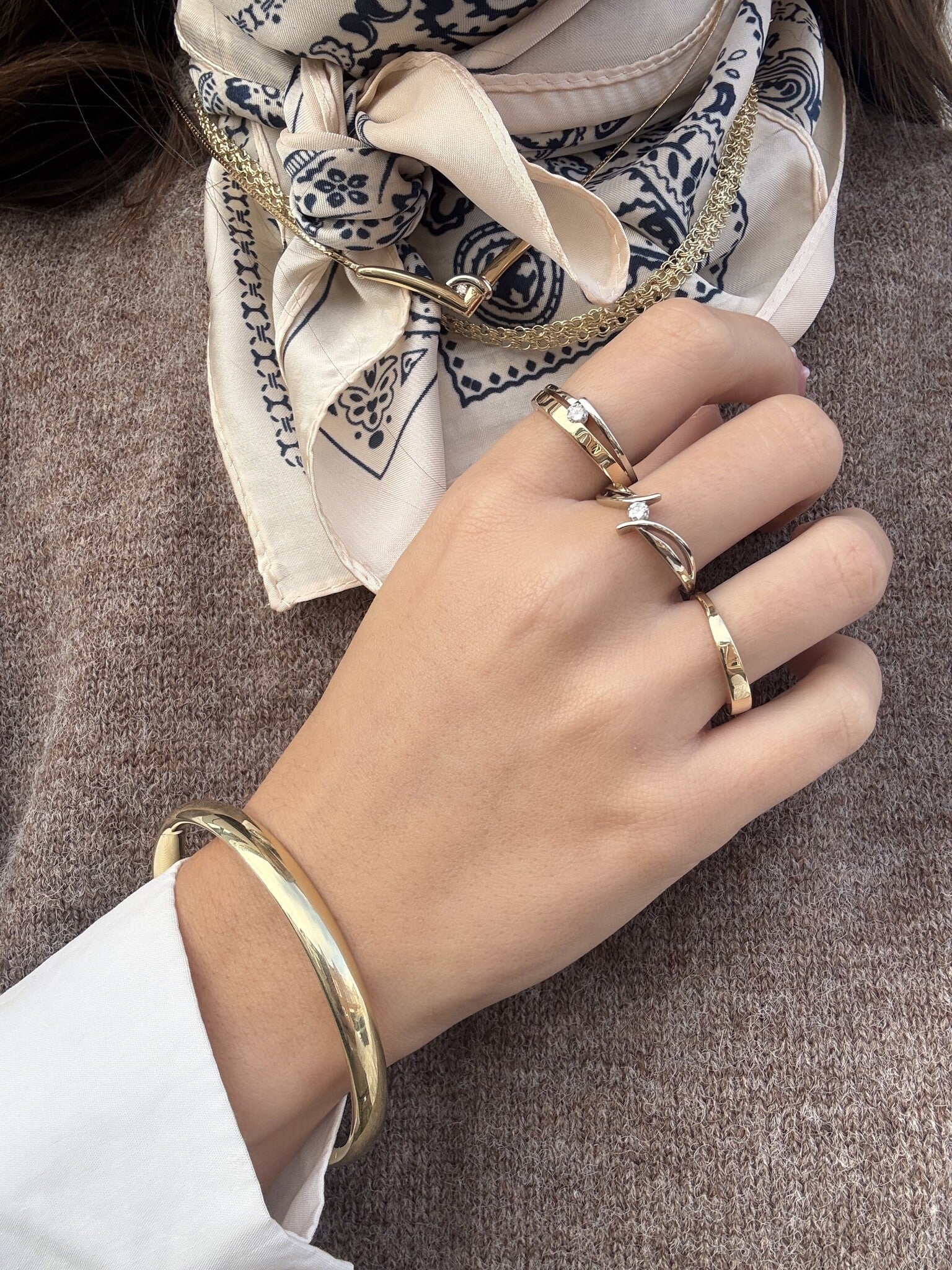 Gold ring with diamond 14 karat