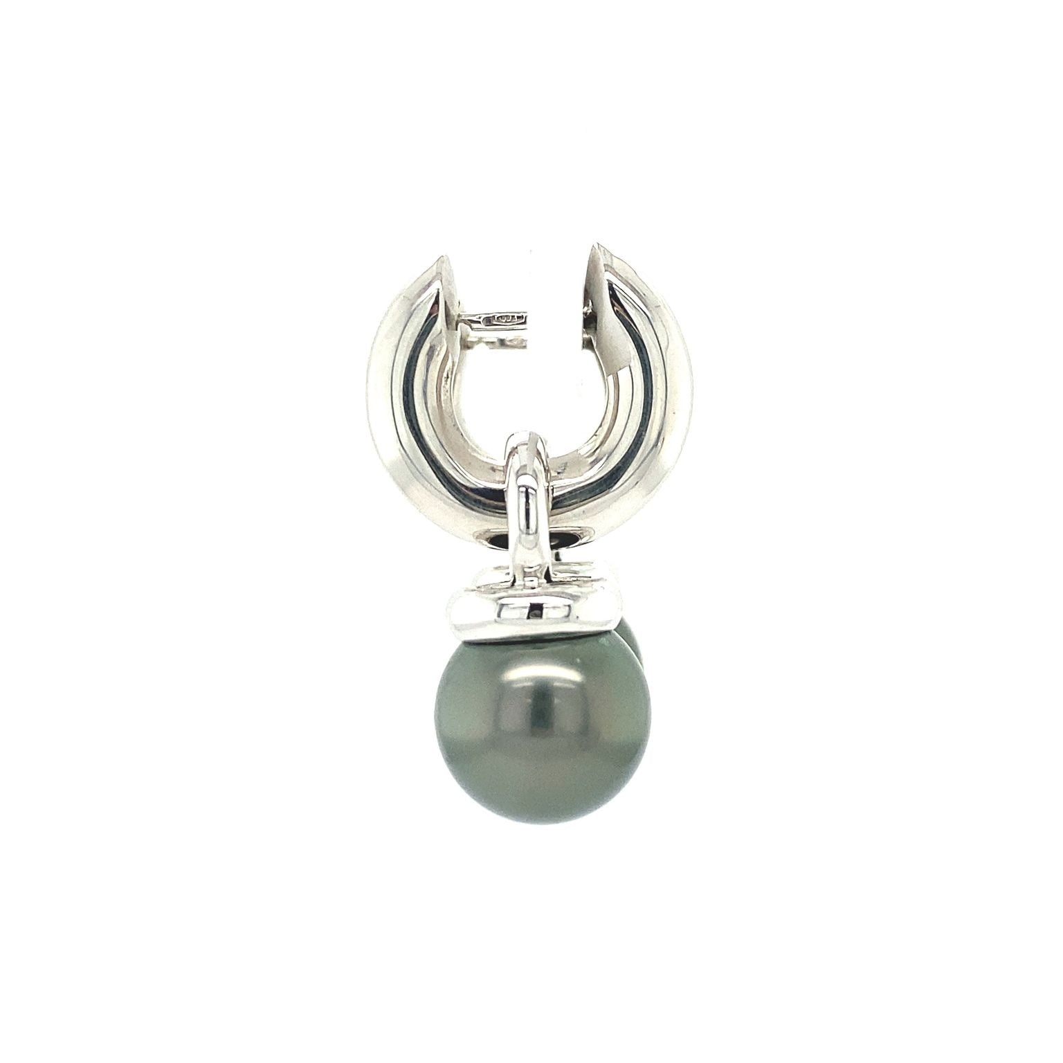 White gold earrings with pearl from Bron Jewelry 18 kt