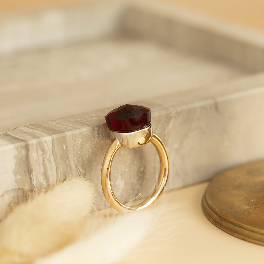 Gold ring with colored stone 18 karat
