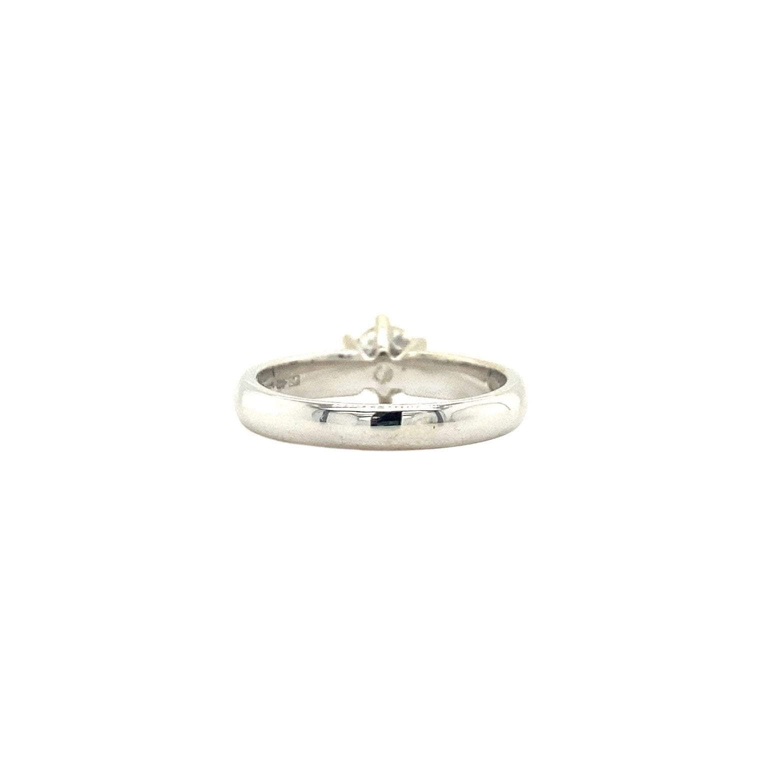 Gold solitaire ring with diamond 14 kt