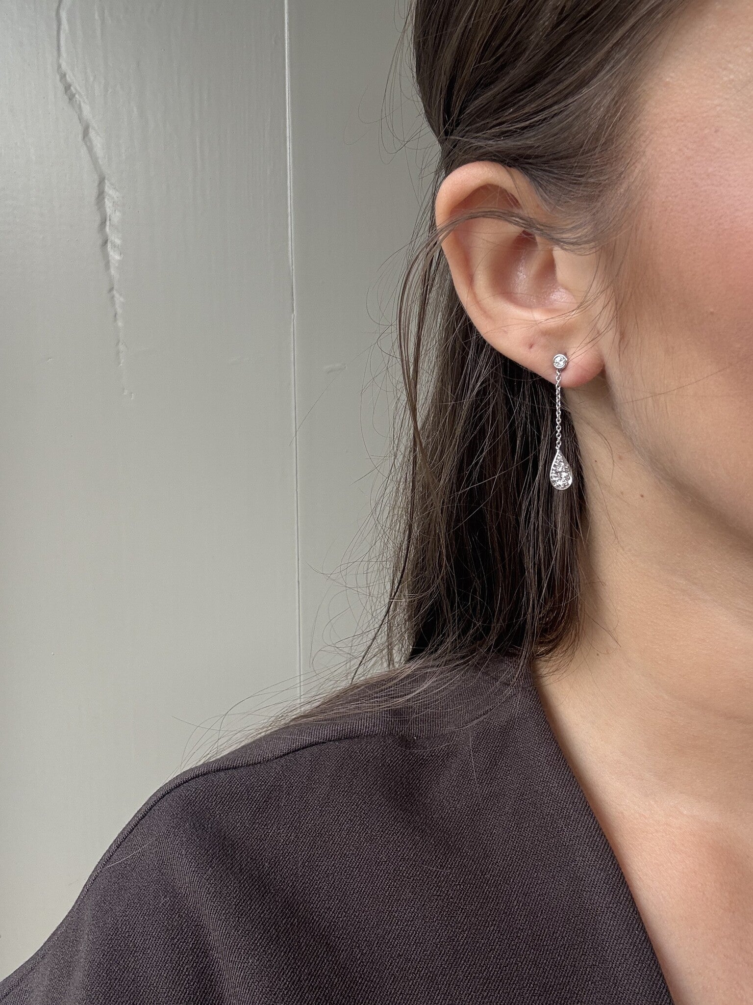 White gold ear pendants with diamond 14 kt