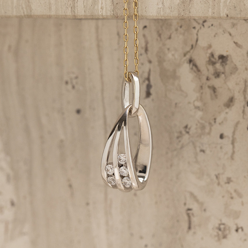 White gold pendant with zirconia 14 karat