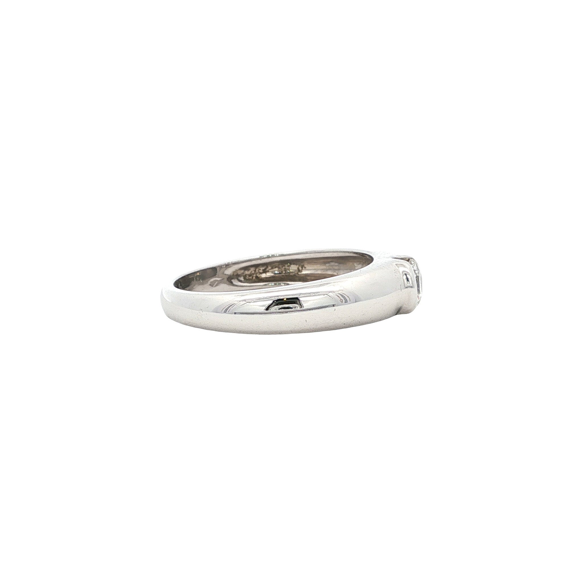 White gold ring with diamond 18 karat