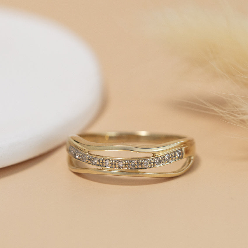 Gold ring with diamond 14 karat