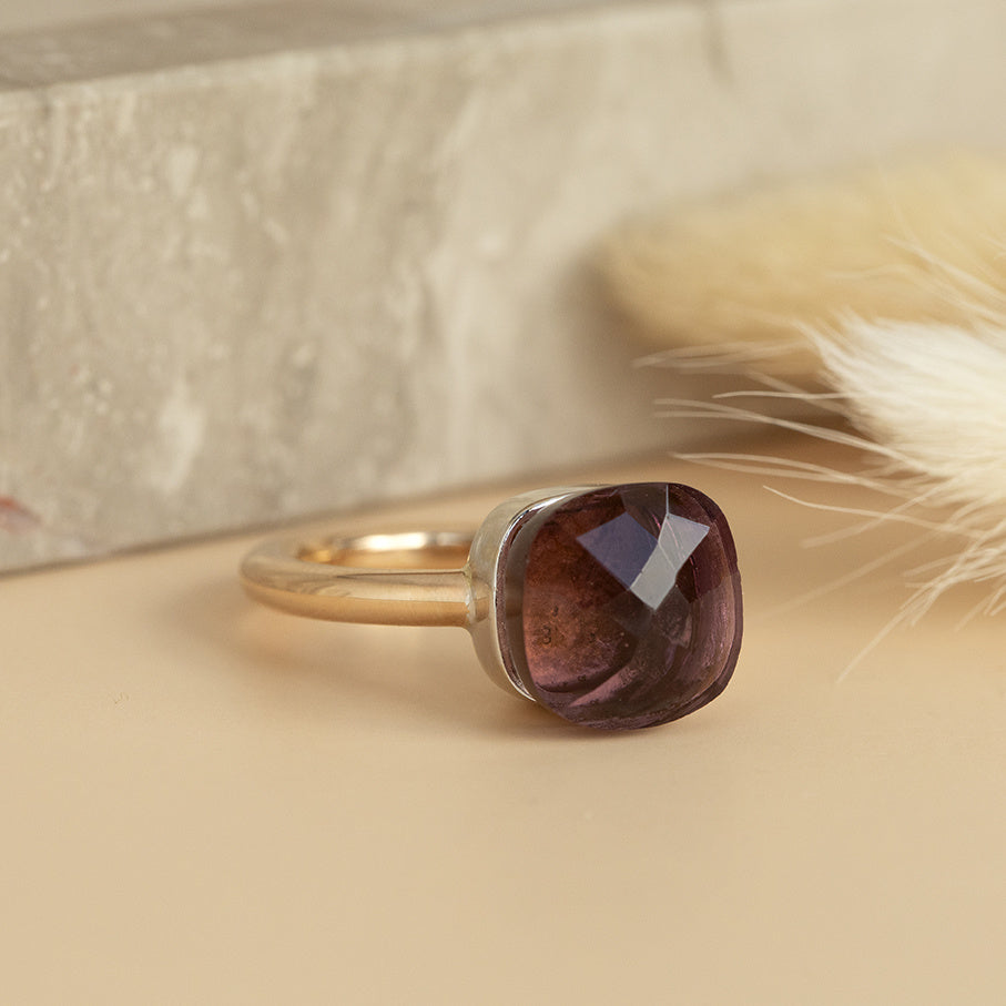 Gold ring with colored stone 14 karat