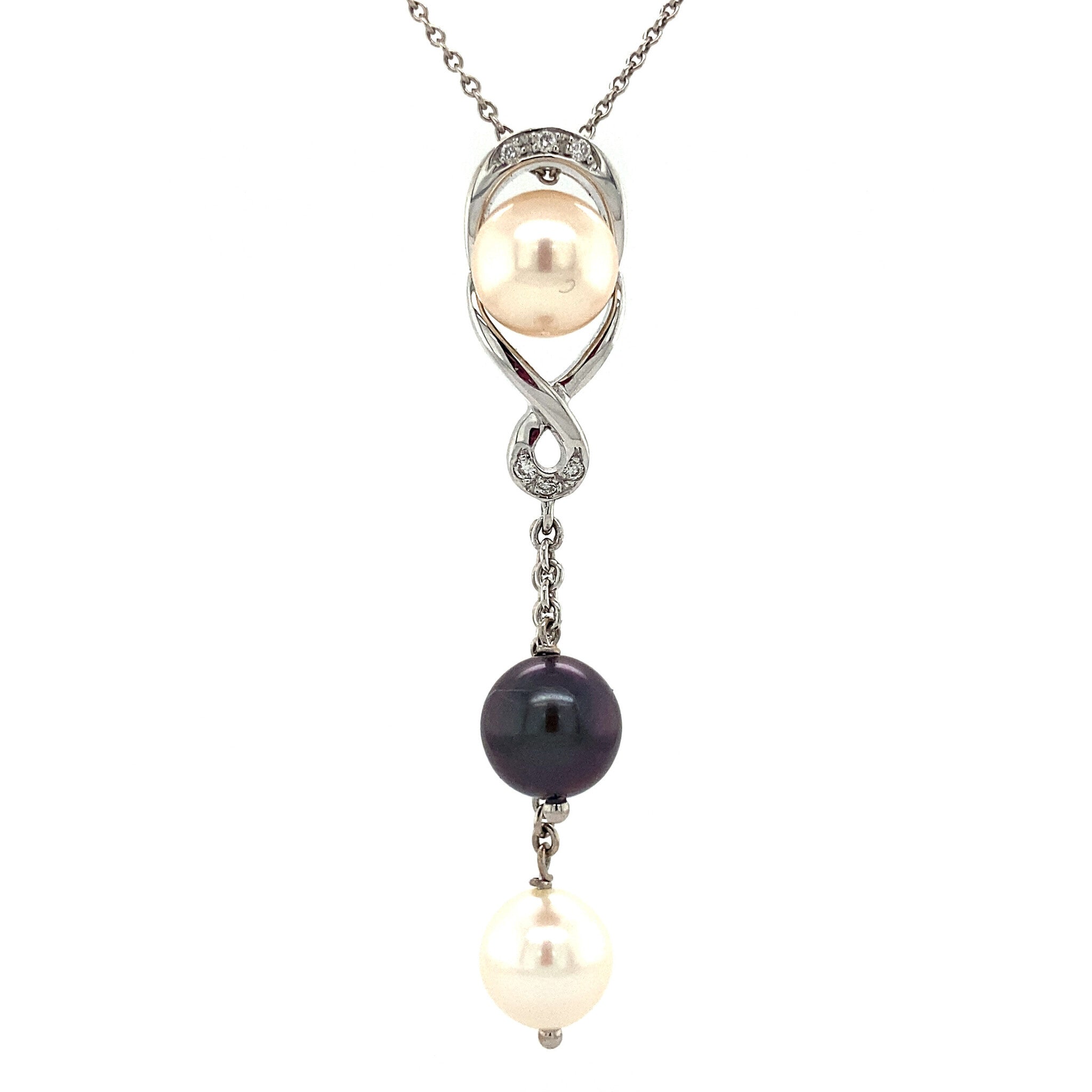 White gold pendant with pearls and diamond 18 karat