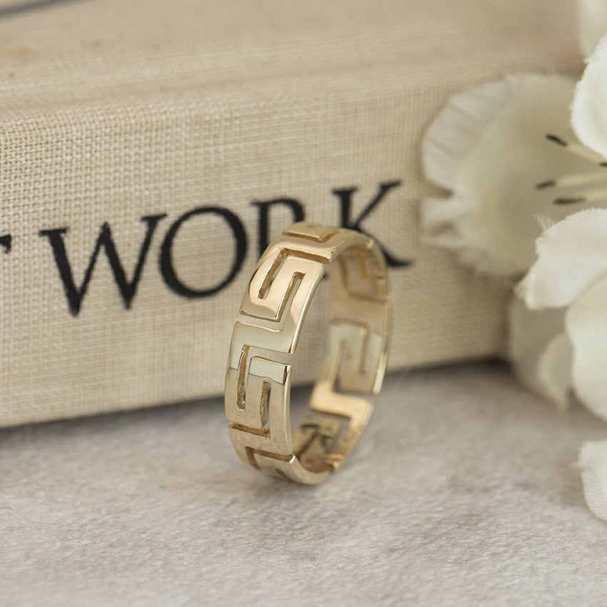 Meander ring 13 karat