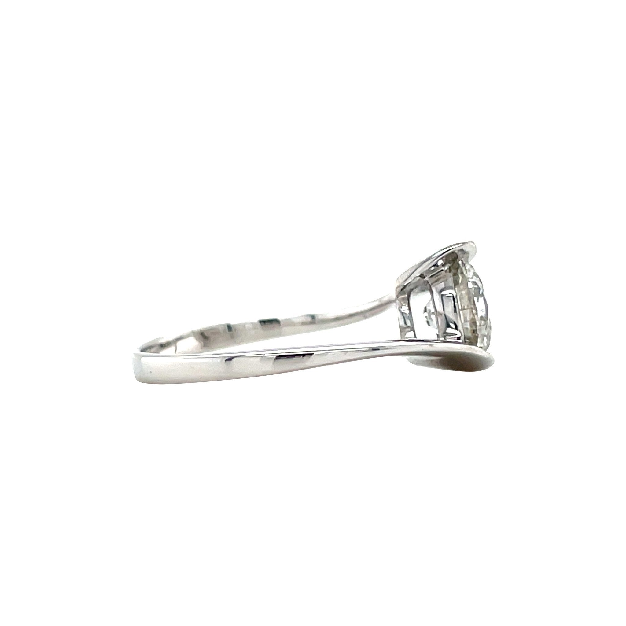 White gold hammered ring with diamond 18 karat