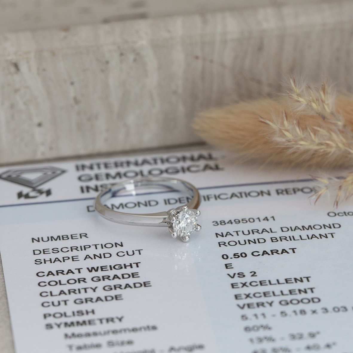 White gold solitaire ring with diamond 0.50ct. 14 karat* New