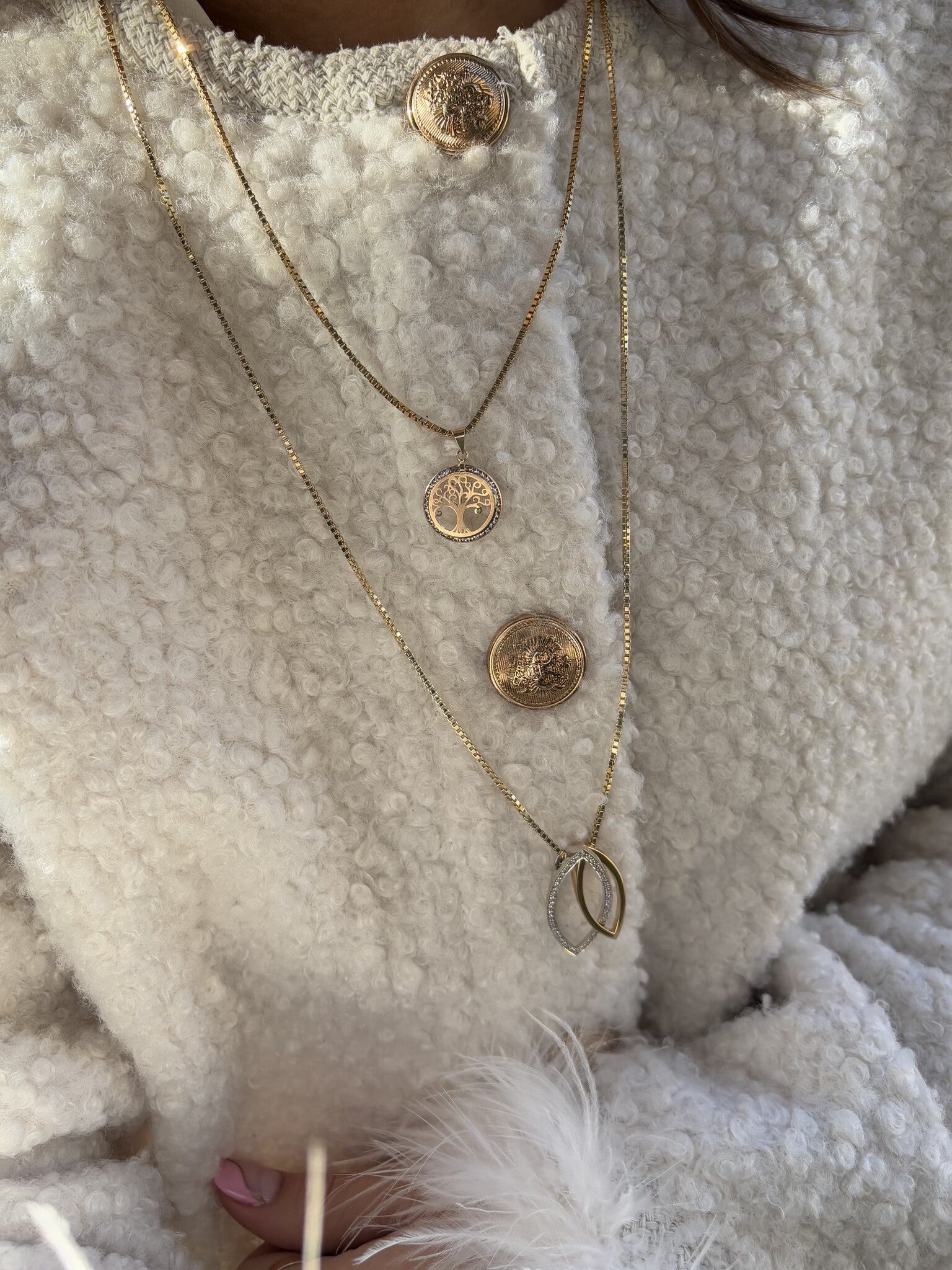 Gold pendant with diamond 18 karat