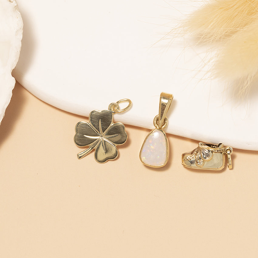 Gold pendant clover 4 14 karat