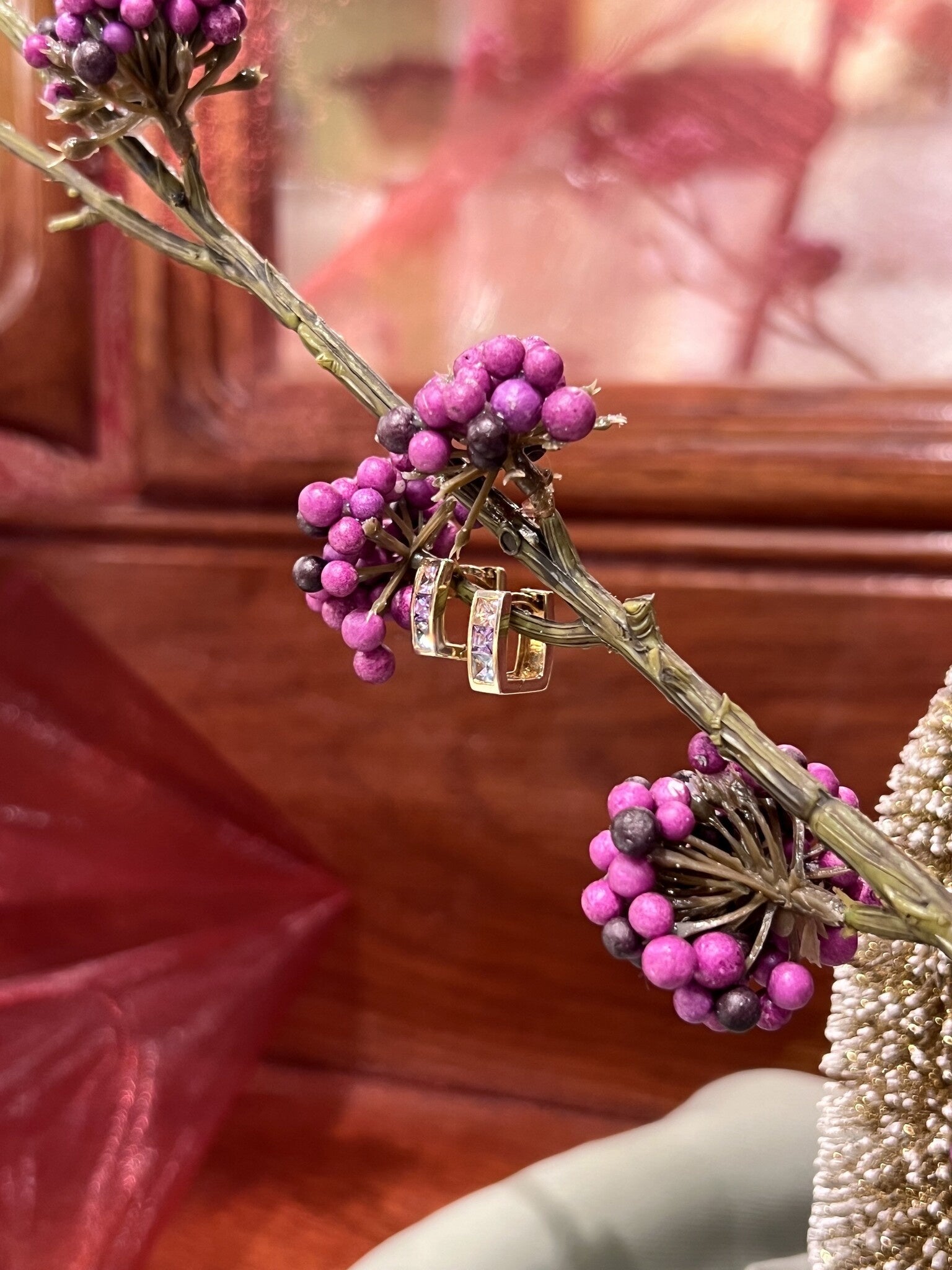 Gold hinged hoop earrings with colored stone 14 kt