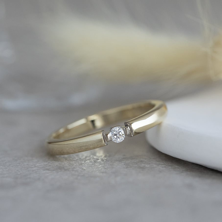 Gold ring with diamond 14 karat