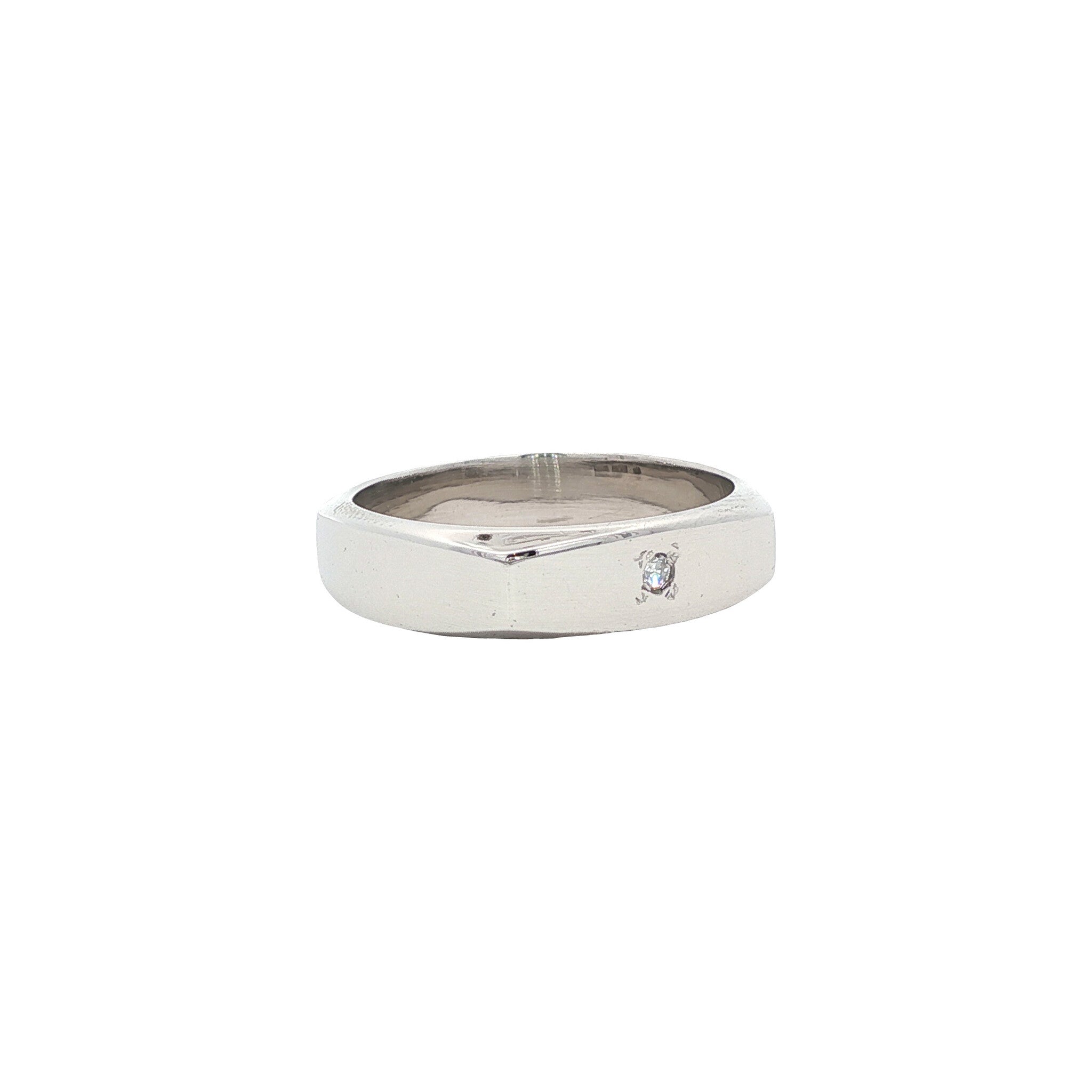 14-karat white gold ring with diamond