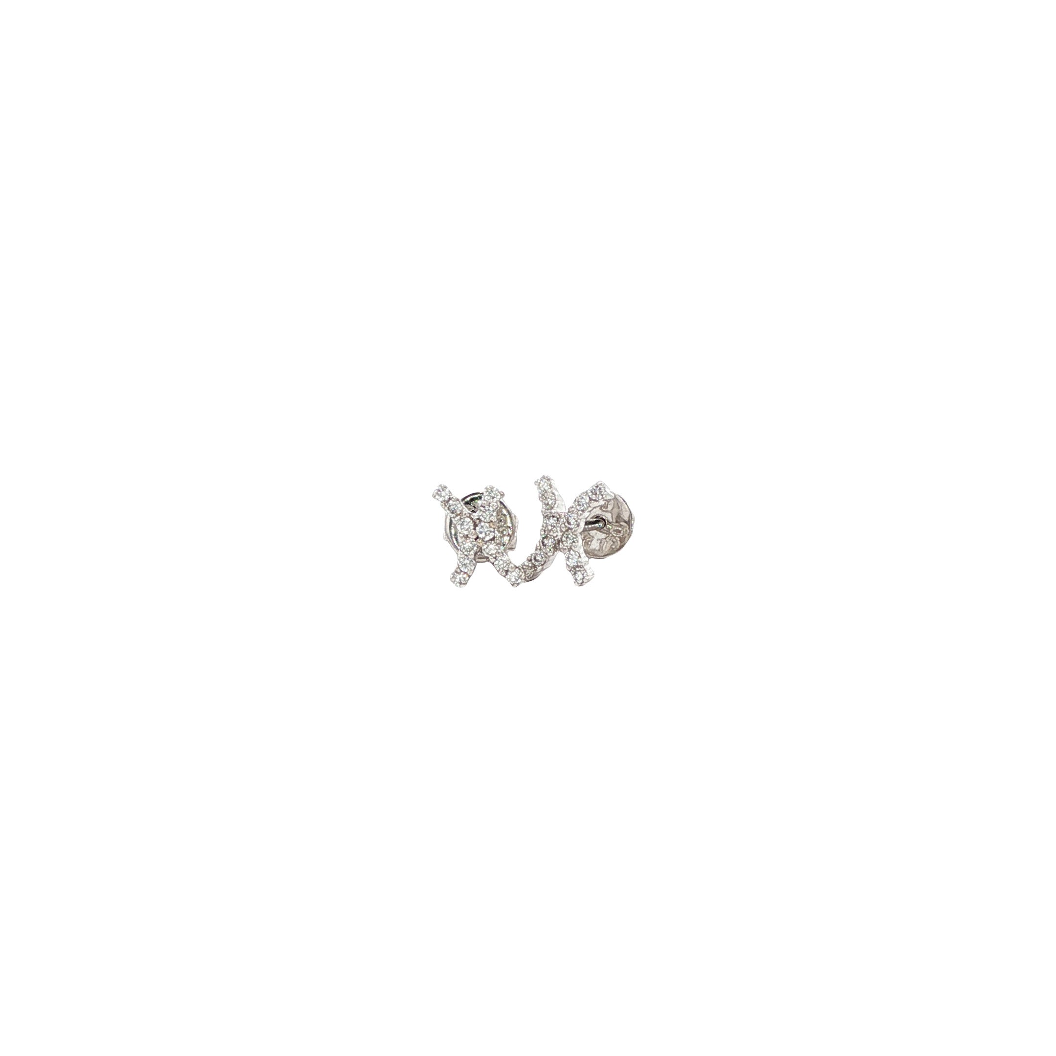 18 karat white gold diamond stud earrings