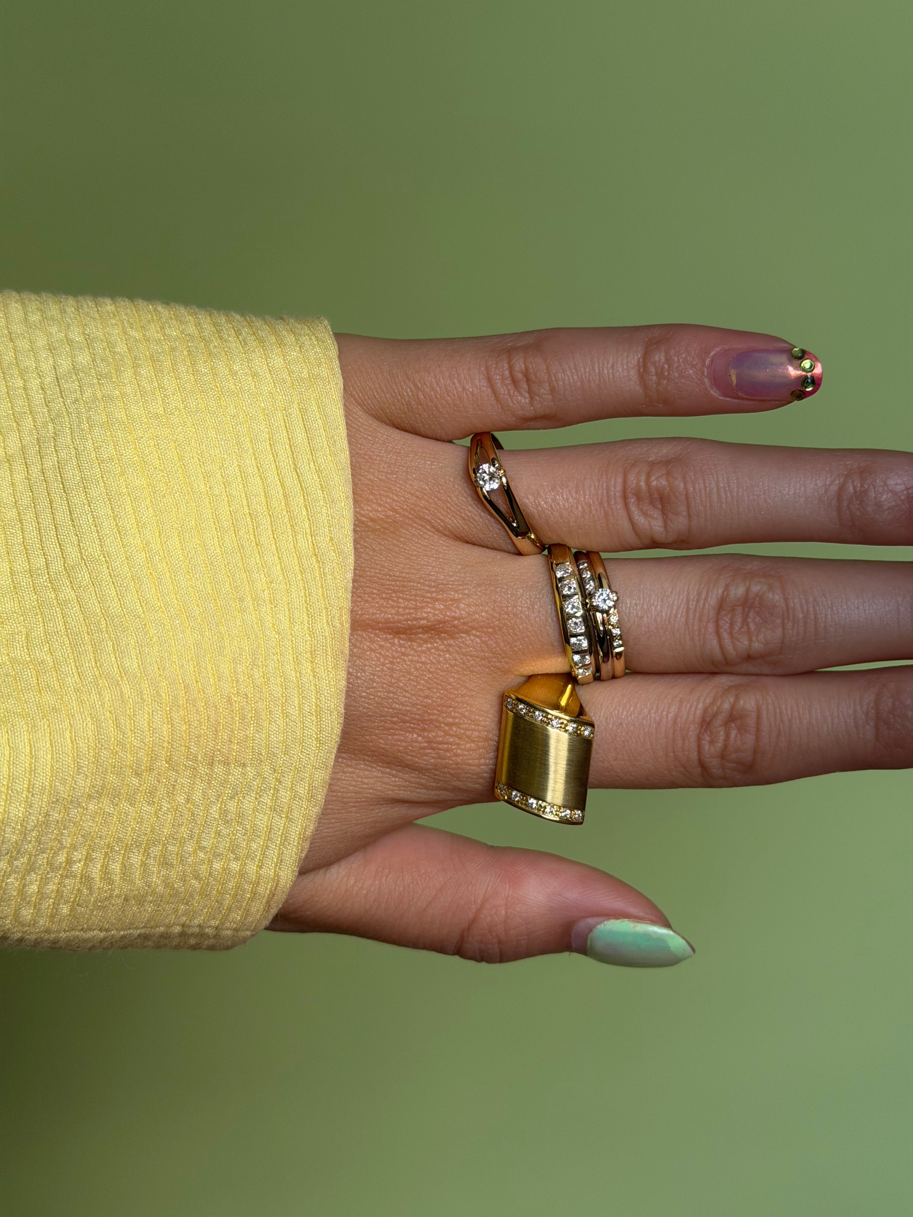 Gouden ring met diamant 14 karaat
