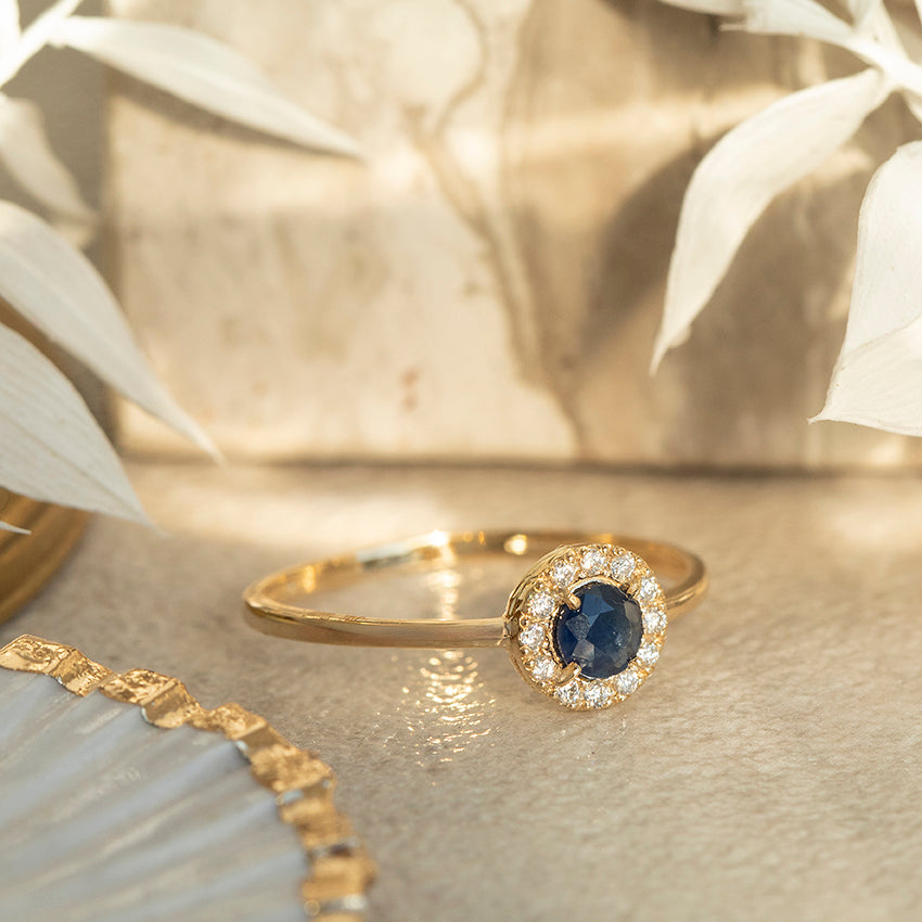 Gouden entourage ring met saffier en diamant 14 karaat* nieuw