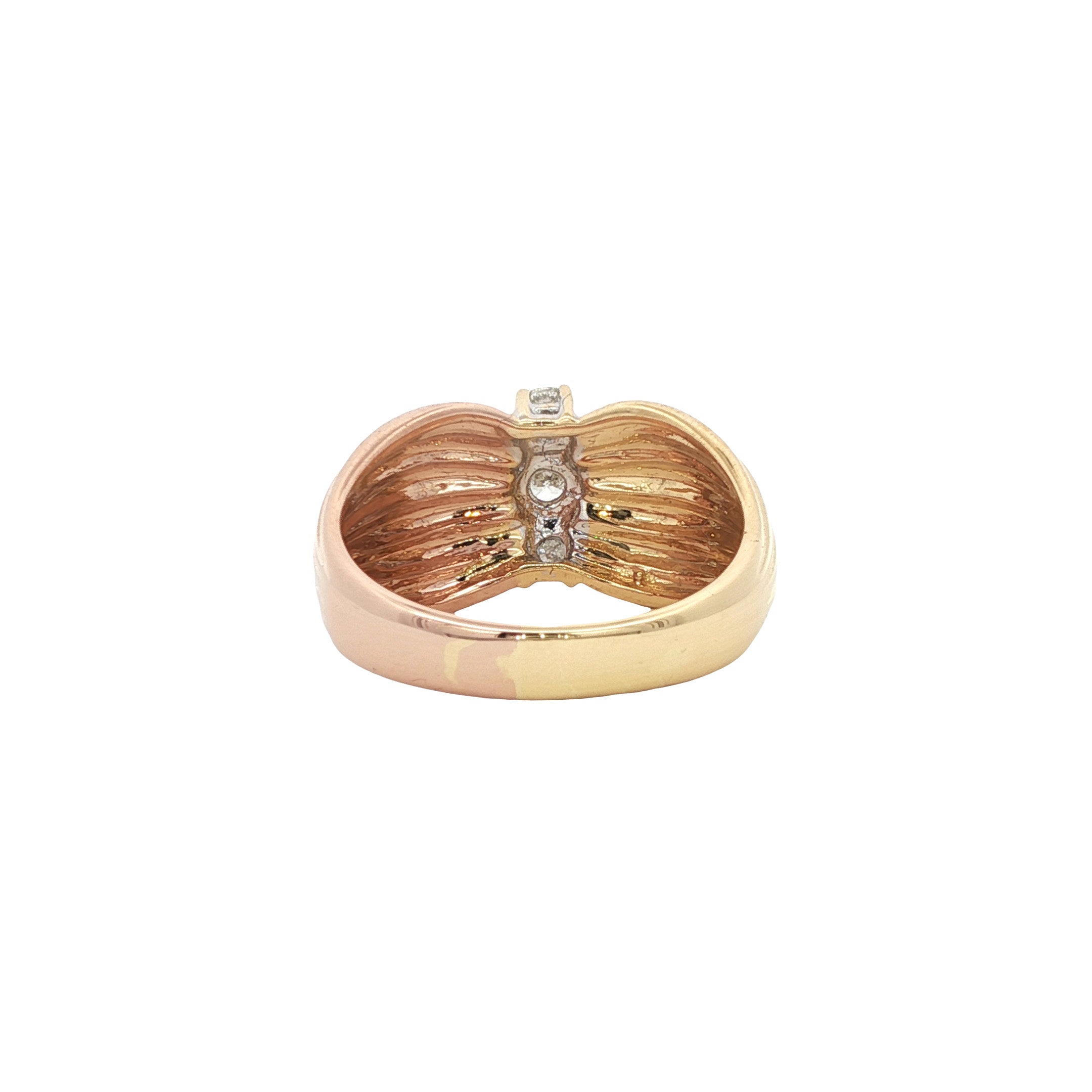 18-karat tricolour gold ring with a diamond
