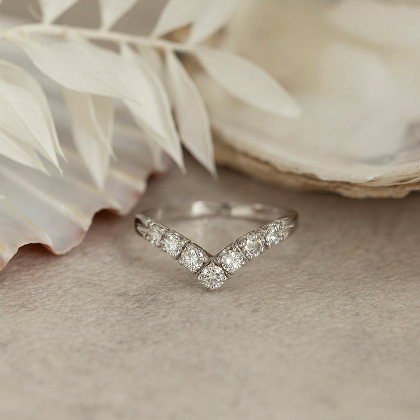 Witgouden ring met diamant 14 karaat